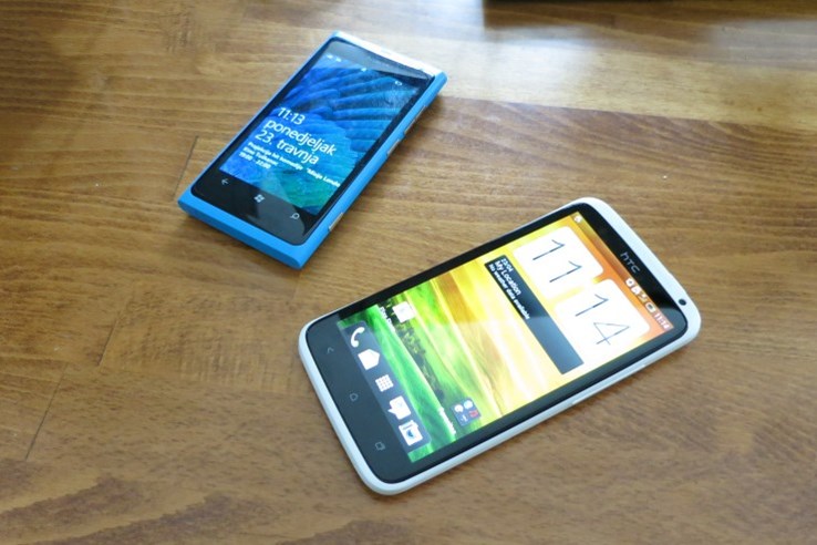 Nokia Lumia 800 (1).JPG